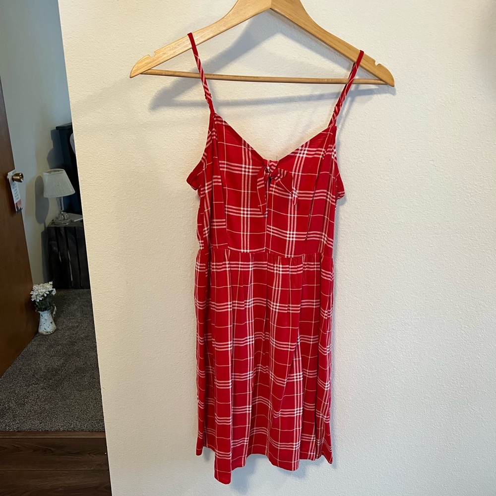 NWOT H&M dress with keyhole